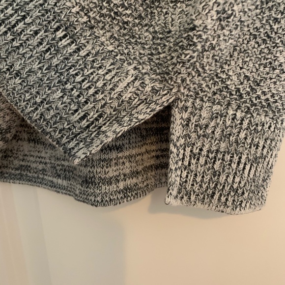 Gap Sleeveless Sweater - Picture 3 of 4